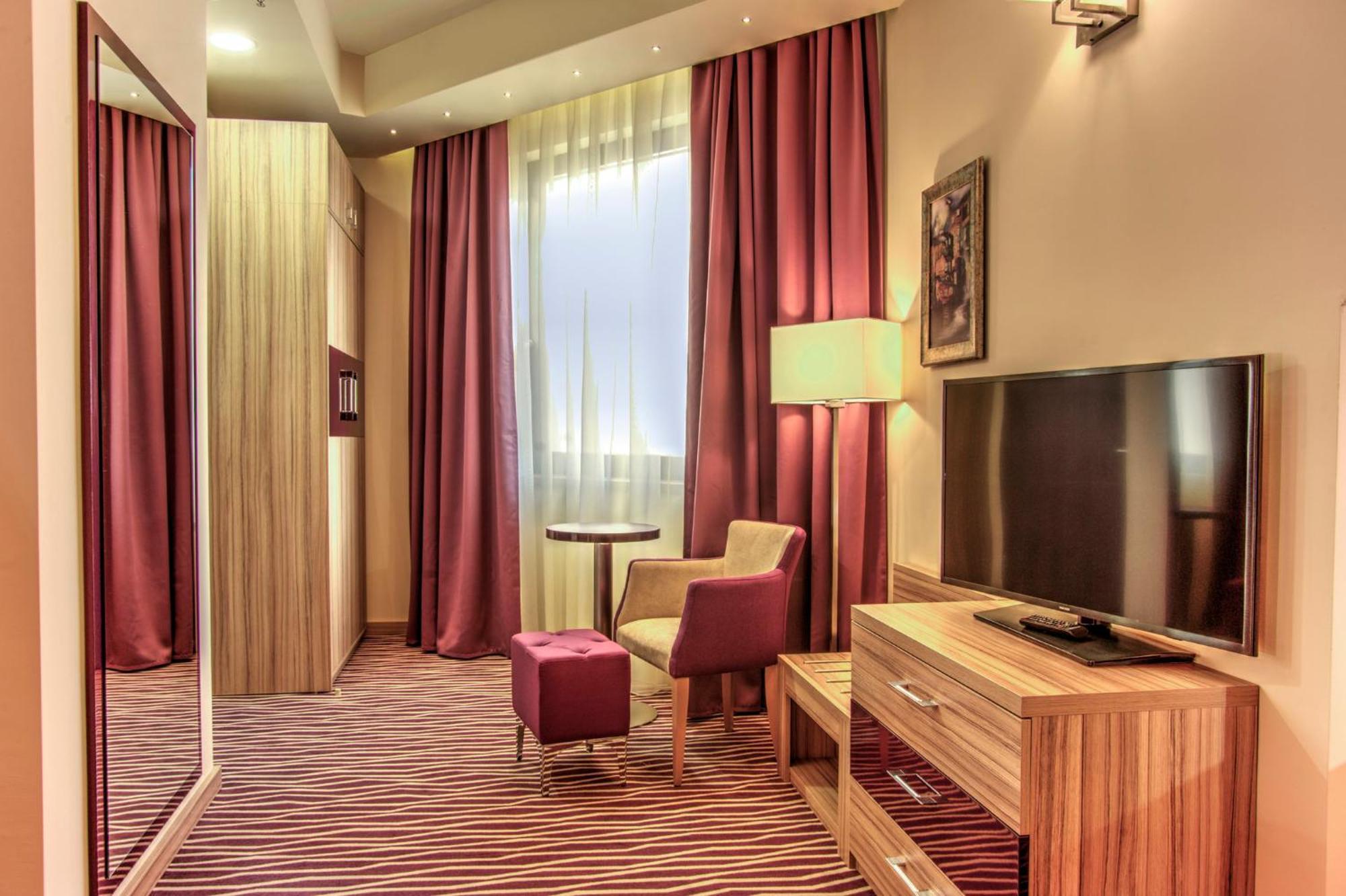 Holiday Inn Plovdiv By Ihg Extérieur photo